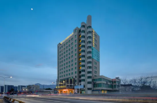 Vienna International Hotel (Tiantai Shifeng Lake Park) Hotel in zona Qiongtai Fairy Valley