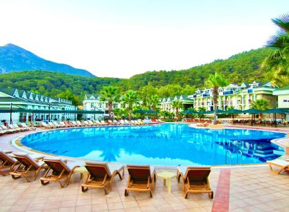 Green Forest Holiday Village