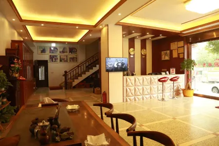 Oriental Hotel Отели рядом с достопримечательностью «Shengwu Tower»