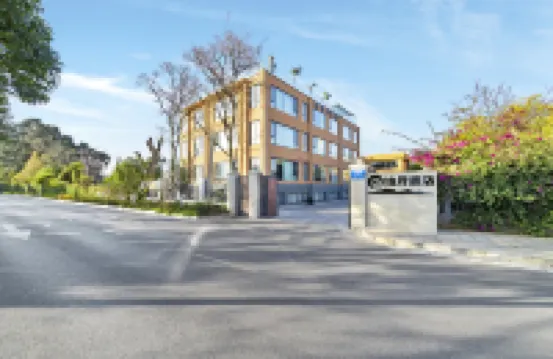 Kunming Boyue Hotel (Dianchi Golf Shop) Hotels near Yunnan Physical Science and Sports Professional College