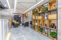 Urban Light Hotel (Kunming South Railway Station Chunrong Street Subway Station)