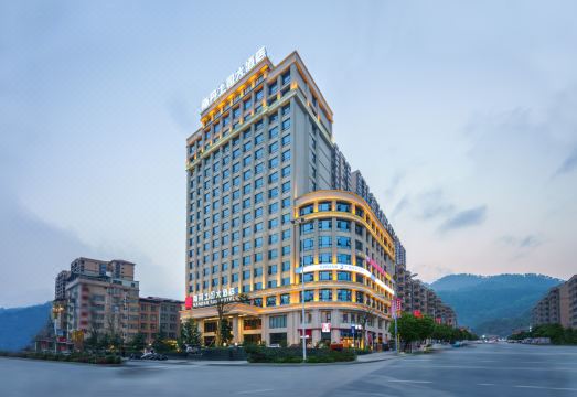 난단 투시 호텔