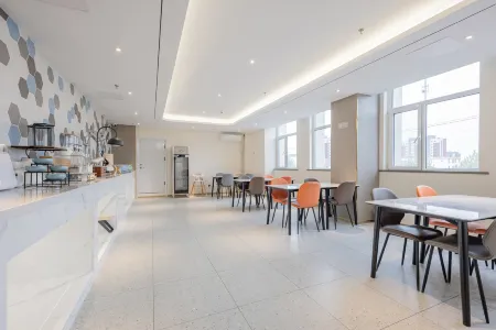 Grace Inn Hotel (Jinan Shanghe Xinhua Road Wenquan Huaxiang) Отели рядом с достопримечательностью «Shanghe Flower and Seedling World»