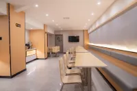 Shangpin Beautiful Hotel (Gao'an Ruiyang Avenue)