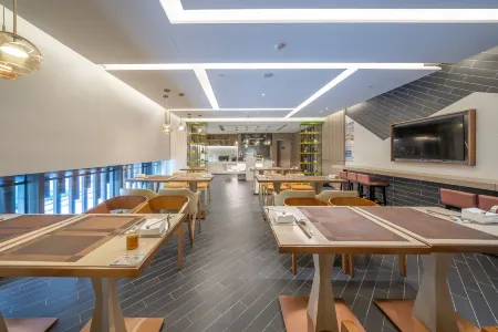 CHAMJOY Hotel (Quzhou High-Speed Railway Station)