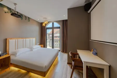 Aix Hotel (Wuhan Jianghan Road Pedestrian Street Jiqing Street)