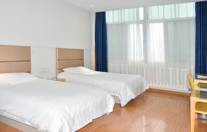 Pingdu Hongzhe Hotel (Pingdu Tianjin Road)