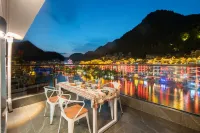 Zhenyuan Zhanyun River View Luxury Homestay - Balcony