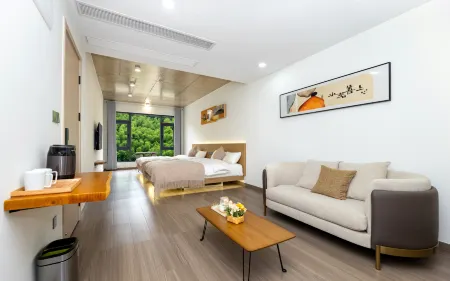 Yunyiyuan Homestay Отели рядом с достопримечательностью «Luci Bay»