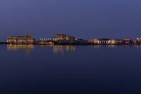 Yancheng Gangbo Peninsula Hotel Отели рядом с достопримечательностью «Dafenggang Ocean World»