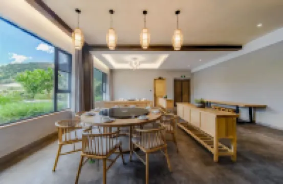 Half-day leisure. Couryard swimming pool resort