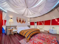 Zhongwei Tenggeli Star Travel Desert Hotel