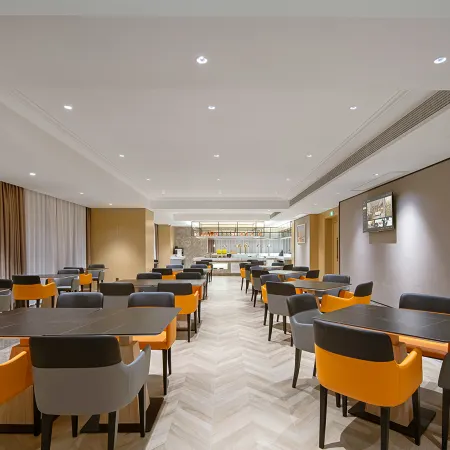 Vienna International Hotel (5.0 version of Anyang CBD Park Wanda Plaza Store)