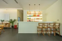 Bifengxia Lanshan Designer Homestay - bar