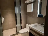 HanTing Hotel (Tongliao Naiman Banner Railway Station Zhenxing Avenue)