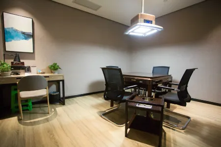 Homeinn Selected Hotel (Enshi Railway Station Xujia Ping Airport) Отели рядом со станцией Enshi Railway Station