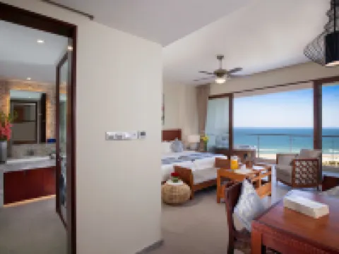 Aloha Oceanfront Suite Resort Hoteles en Lingshui