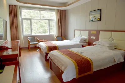 Jianza Zhongren Hotel Hotels in Jainca