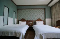 CLOUDS Hotel (Luoping Margaret)