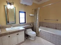 Qingyuan Lion Lake Penglai Pavilion Villa