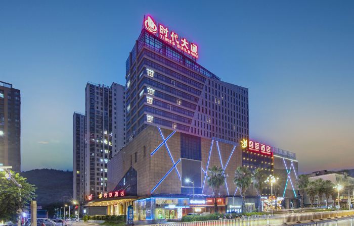 Monarch Hotel