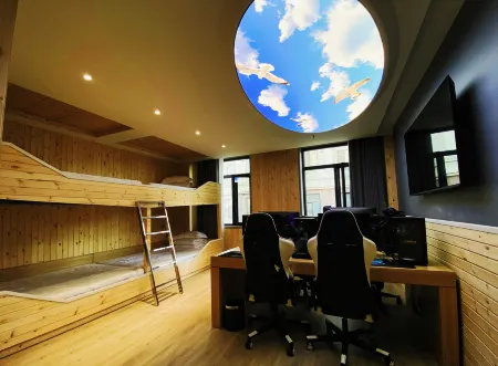 Haicheng Wukong Entertainment Designer E-sports Hotel Отели рядом с достопримечательностью «Kuixing Building»