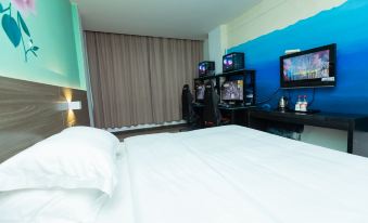 leihou E-sports Hotel (Zhanjiang Poly Fisherman's Wharf)