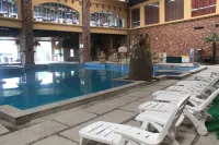 Xianning Hot Spring Valley Resort - Pools