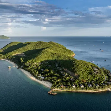 Hon Tam Resort (formerly MerPerle Hon Tam Resort)