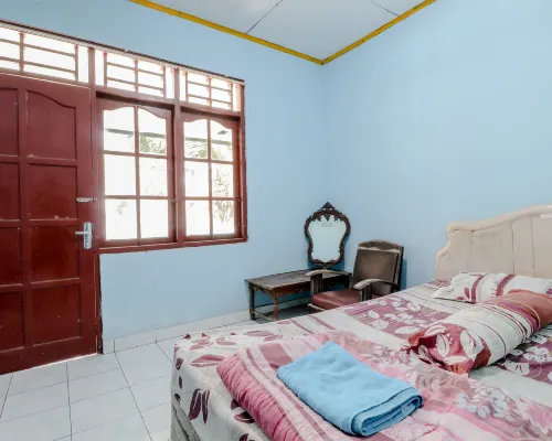 Losmen Parikesit Hotels in Kretek