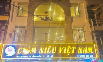 Vietnam Hotel Dalat