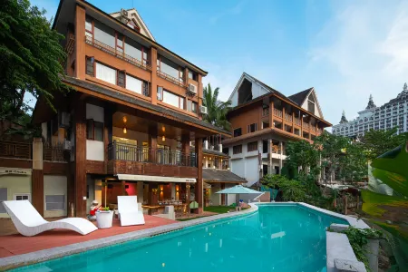 Xishuangbanna Jinghong Yuqiu Rain Forest System Hotel