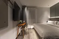 Sanpin Hotel (Suzhou Guanqian Pedestrian Street Pingjiang Road Branch)