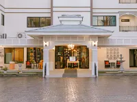 เดอ ฮัก โฮเทล แอนด์ เรสซิเดนซ์ โรงแรมใกล้พิพิธภัณฑ์อูบคำ