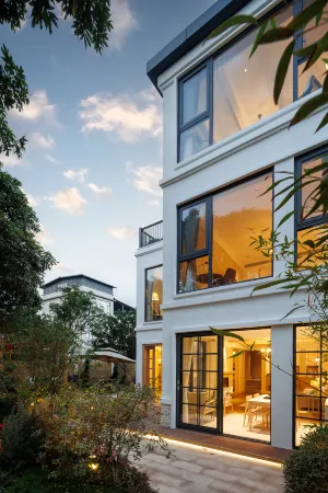 LUSH HOSTEL Отели рядом с достопримечательностью «Qi Ao Island»