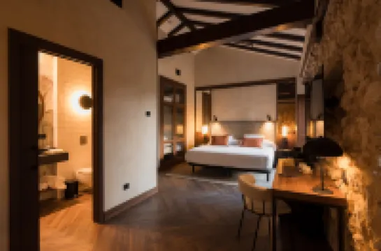 カスティーリャ テルマル ブリフエガ グアダラハラのホテル