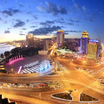 Yunman Holiday Intelligent Viewing Homestay (Yanji Yanbian University West Market Branch) Отели в г. Яньцзи