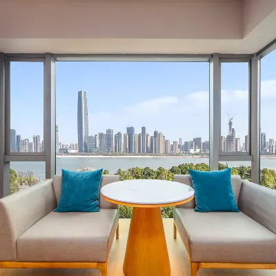 Jiangshe Scenic Hotel (Wuhan Hankou Riverside Lihuangpi Road) Các khách sạn gần Chùa Bảo Thông