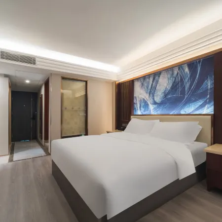 Baohui Garden Hotel (Shenzhen Fanshen Subway Station) Отели рядом с достопримечательностью «Театр Хайя»