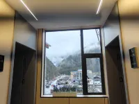 Songpan Yunjingwan Hotel - Mountain view
