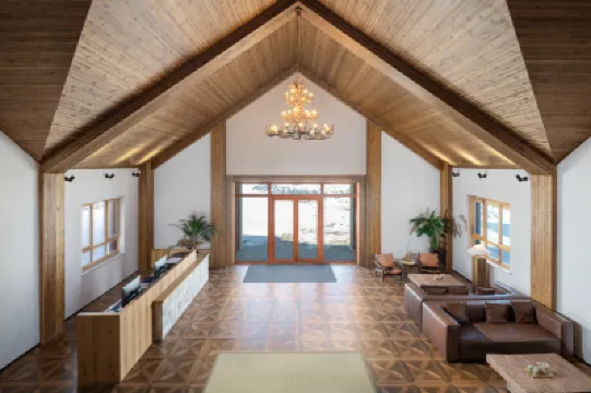 漫雲澗リゾート民宿（カナス国立公園観光客サービスセンター） カナス川周辺のホテル