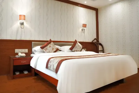 Denghui Hotel Отели рядом с достопримечательностью «Shuzhen Gymnasium»