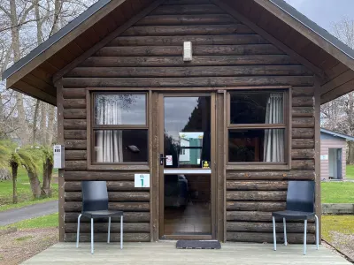 Rotorua Thermal Holiday Park Hotels near Lake Rotorua / Te Rotorua nui ā Kahumatamomoe