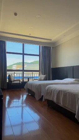 Grand Hotel (Zhidan 2nd Branch) Отели рядом с достопримечательностью «Former Residence of Wang Jiaxiang, Bao'an»