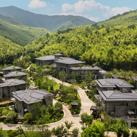 Yixing Bamboo Sea Suiyuan Valley Hotel
