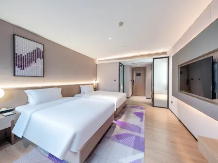 Lavande Hotel (Haikou Wanlvyuan Wanda Plaza Branch) Отели рядом с достопримечательностью «Hainan University(Haidian Campus)»