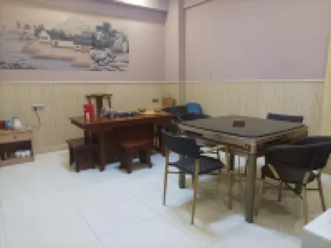Yijiangnan Yun Homestay (Qionghai Aihua East Road High Speed Railway Station)