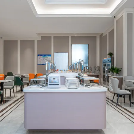 Vienna Hotel (Zhangye Gaotie West Railway Station Dafo Temple)