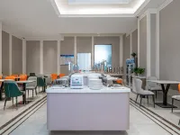 Vienna Hotel (Zhangye Gaotie West Railway Station Dafo Temple)