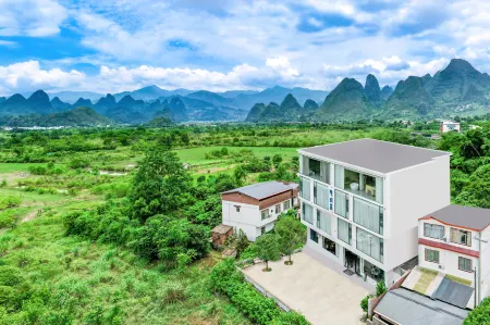 Yintianju Panoramic Light Luxury Hotel (Xingping Ancient Town)
